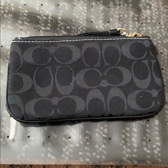 Black coach Wristlet - Picture 2 of 4